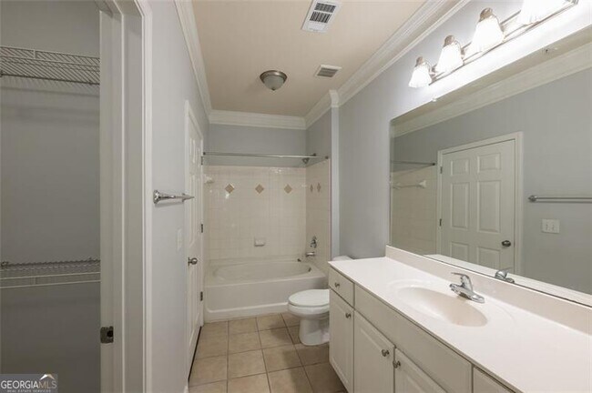 Building Photo - 1850 Cotillion Dr