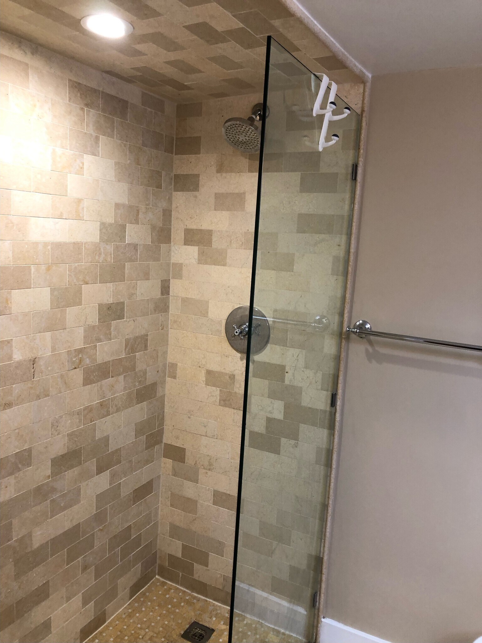 shower - 510 N St SW