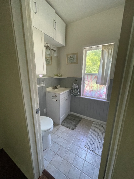 Building Photo - 534 Parker Ave