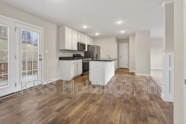 Building Photo - 6093 Flintstone Dr