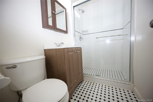 Building Photo - 5 Schenck Ave