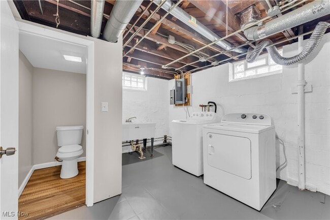 Building Photo - 14705 Krems Ave