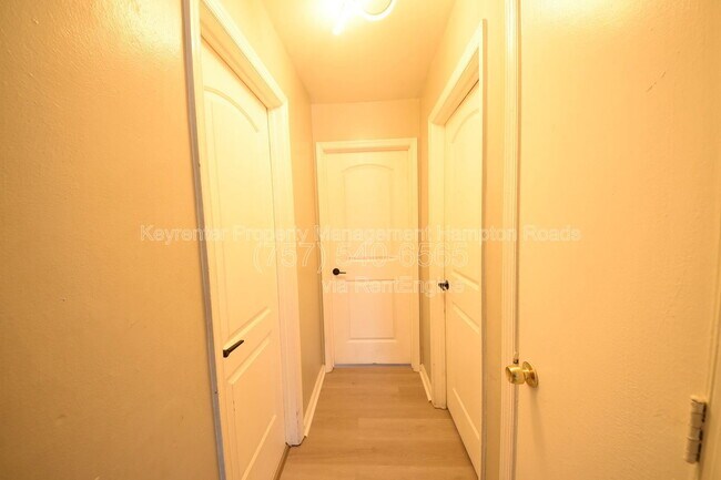 Building Photo - 405 Clifton St