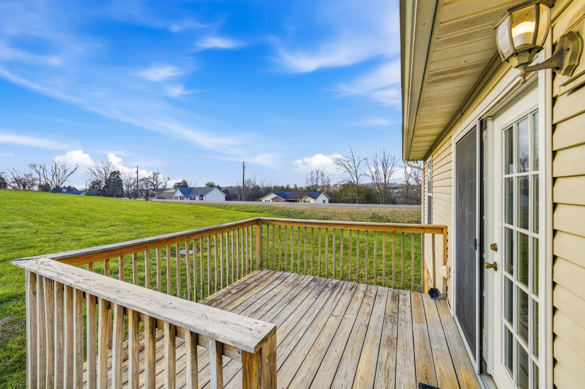 back deck - 1453 Chessingham Dr