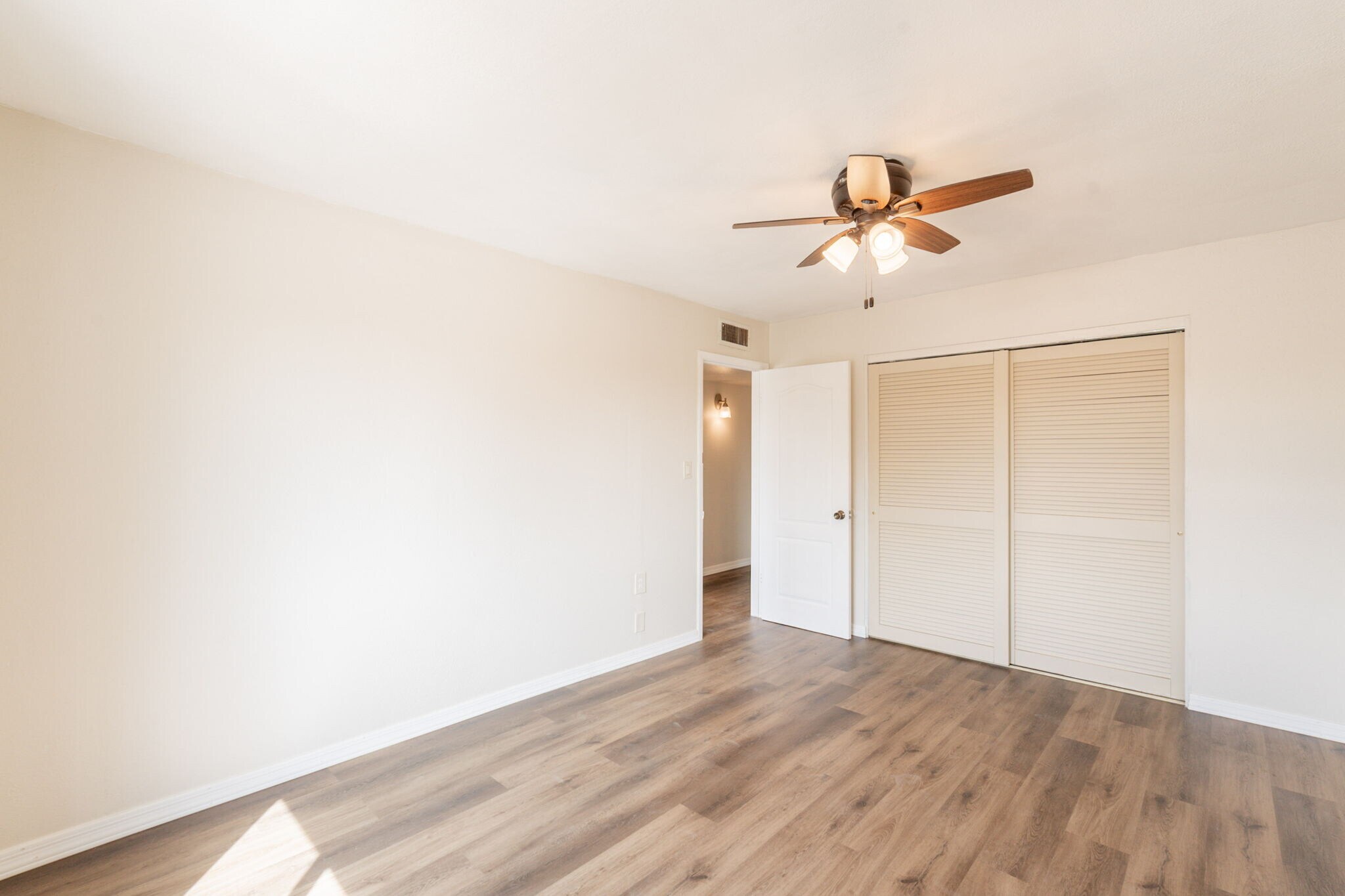 Building Photo - 948 S Alma School Rd