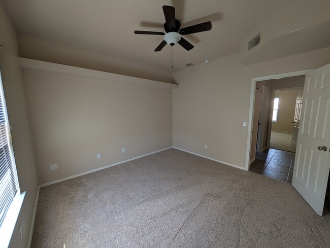 Building Photo - 5803 London Dr