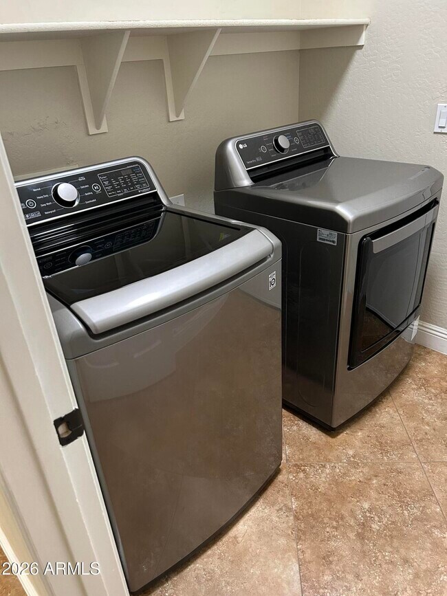 Building Photo - 7024 S Claiborne Ave