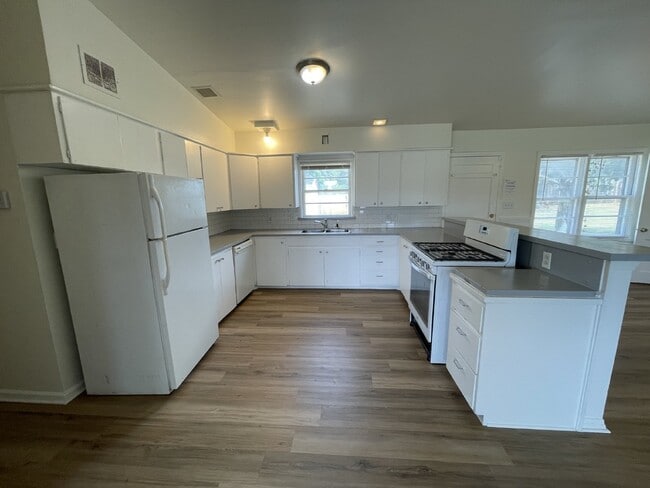 Building Photo - 4-Bedroom, 1.5 Bath Home in NW OKC