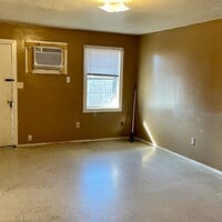 Building Photo - Lynch street apartments