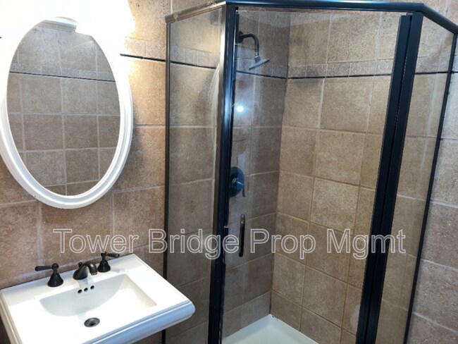 Building Photo - 1328 School St