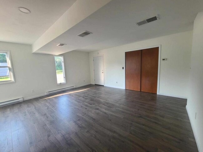 Building Photo - 169 Johnsonville Rd