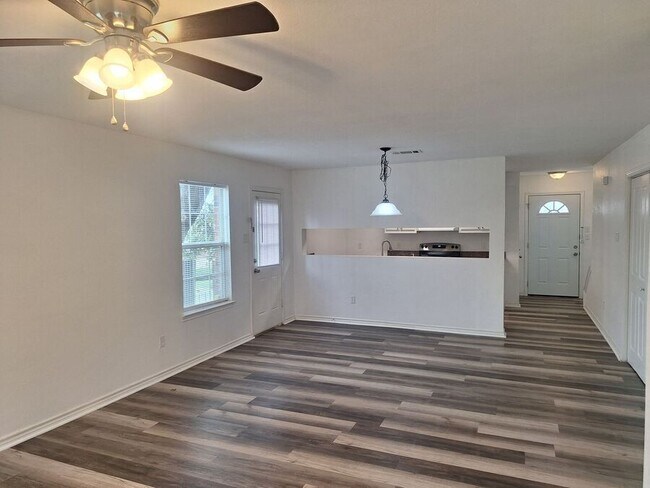 Building Photo - 2621 Lee Ave