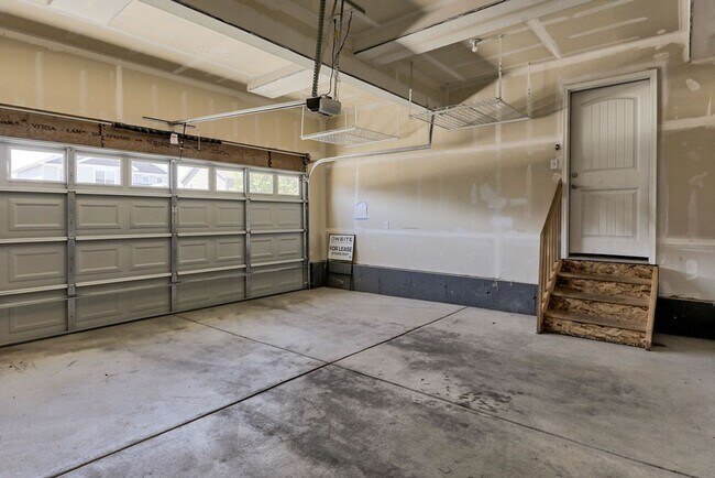 Building Photo - 1748 Ruddlesway Dr