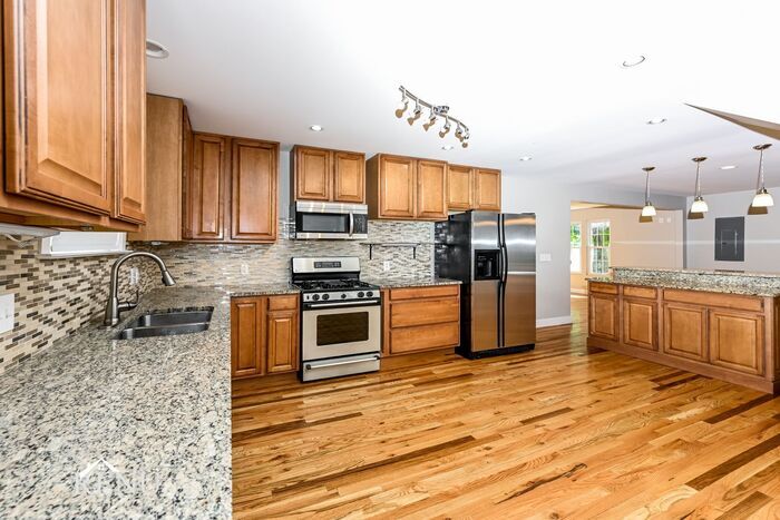 Building Photo - 501 Park Cir