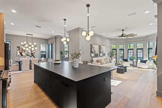 Building Photo - 807 W Park Ave