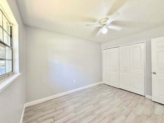 Building Photo - 1337 Eagleview Dr