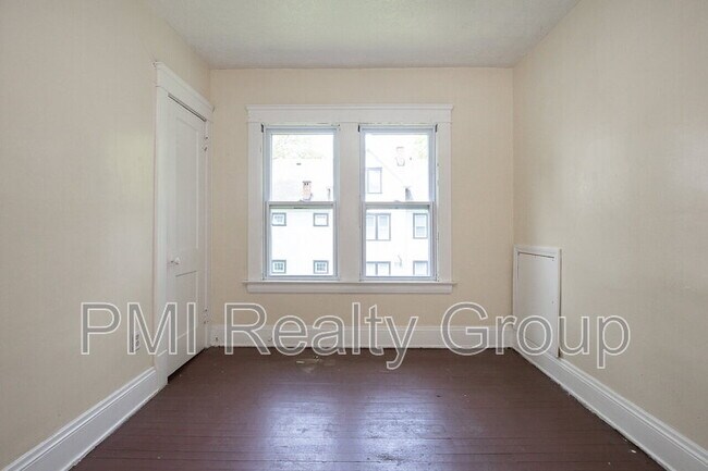 Building Photo - 1459 E 134th St