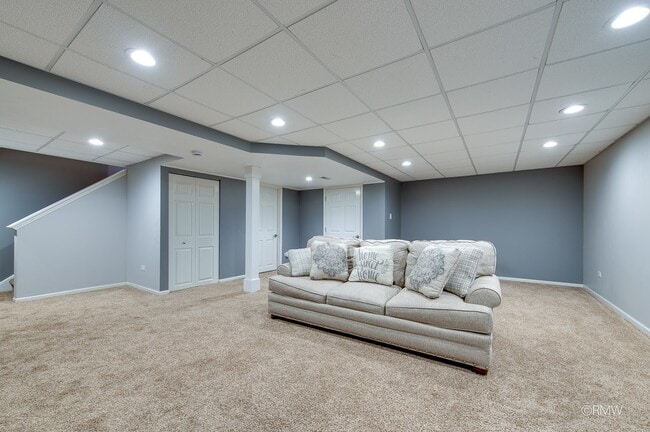 Building Photo - 16556 Willow Walk Dr