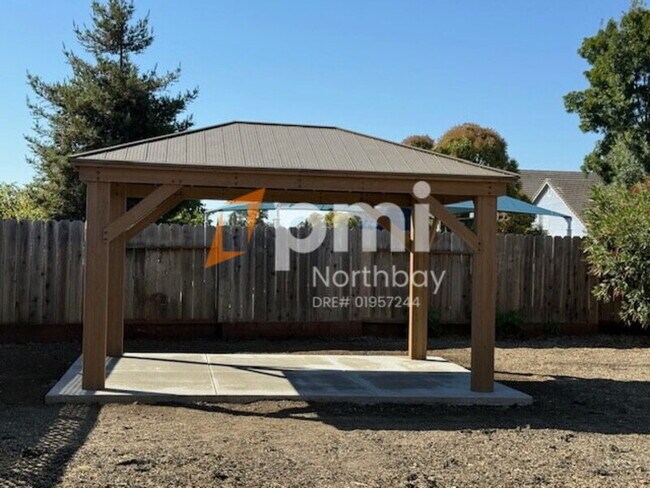 Building Photo - 893 Deerfield Pl