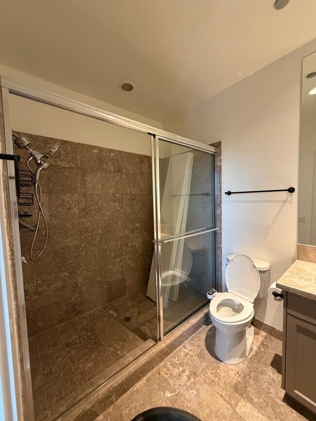 Building Photo - 5005 Hidalgo St