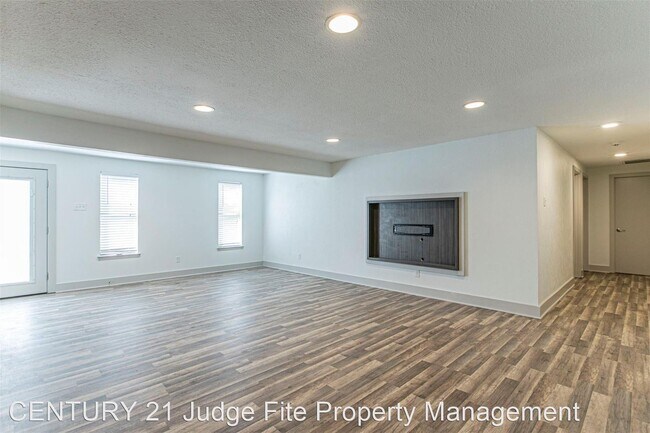 Building Photo - 4 br, 3 bath House - 10749 Legg Drive
