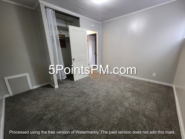 Building Photo - 1032 Andrew St