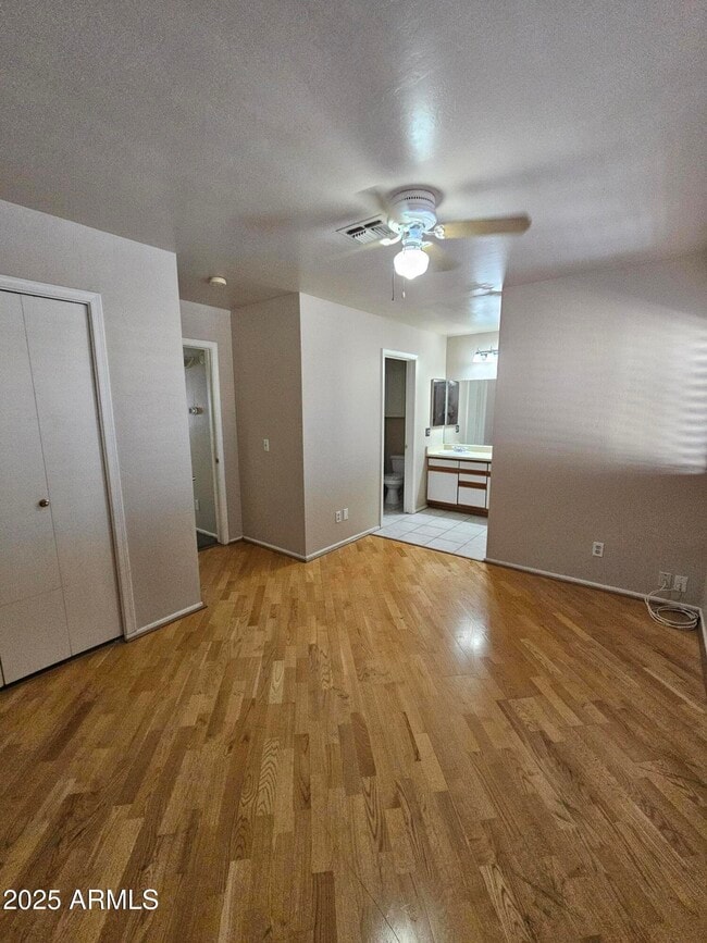Building Photo - 2571 W Marconi Ave