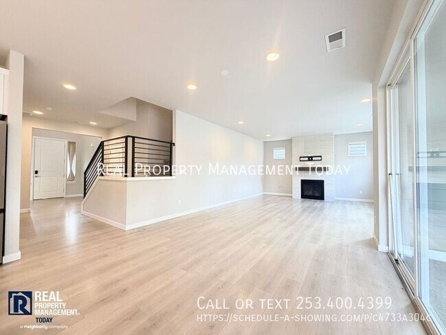 Building Photo - 16156 8th Ave E