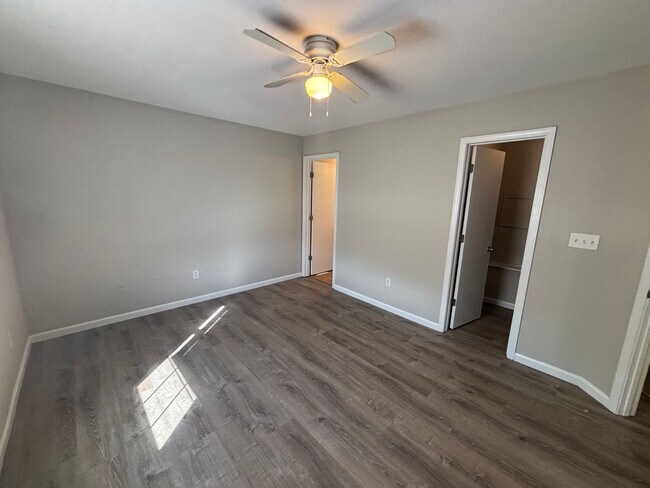 Building Photo - 5309-5311 Currituck Lane