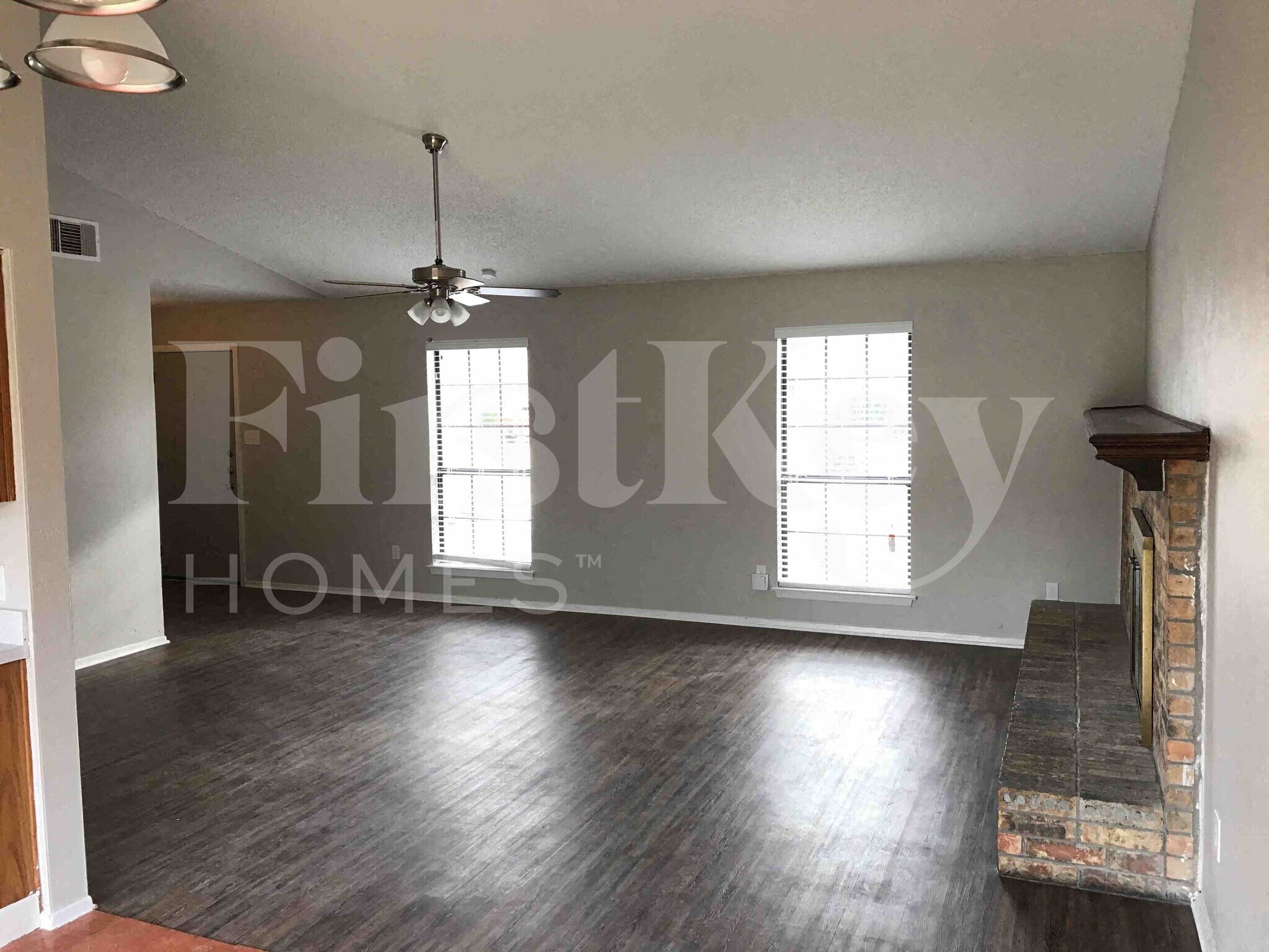 Building Photo - 2510 Bentley Dr