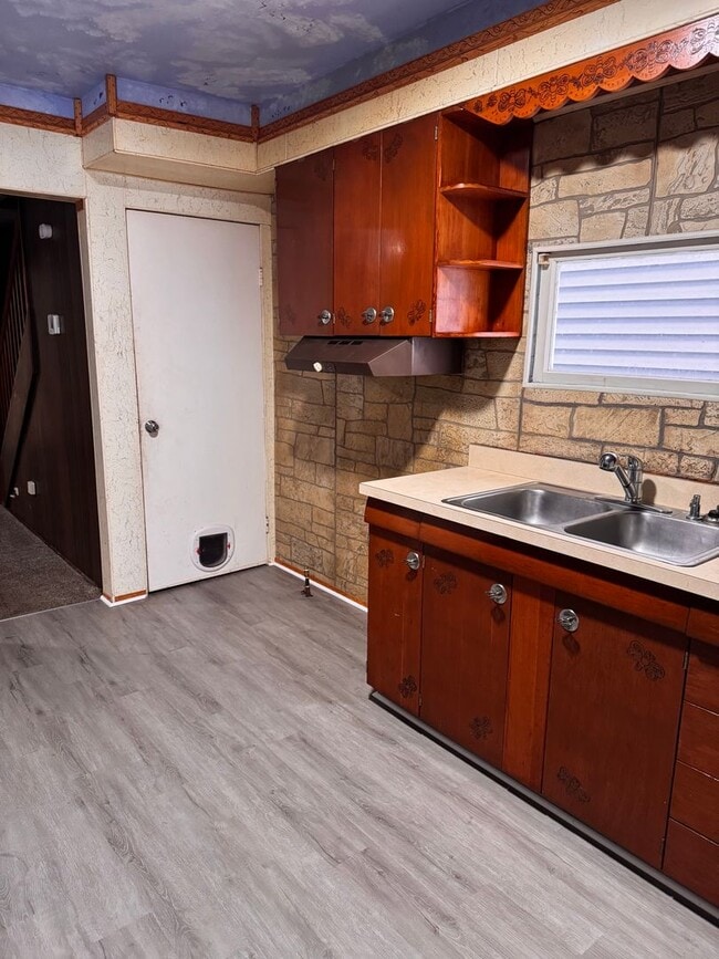 Building Photo - 519 Emerson Ave