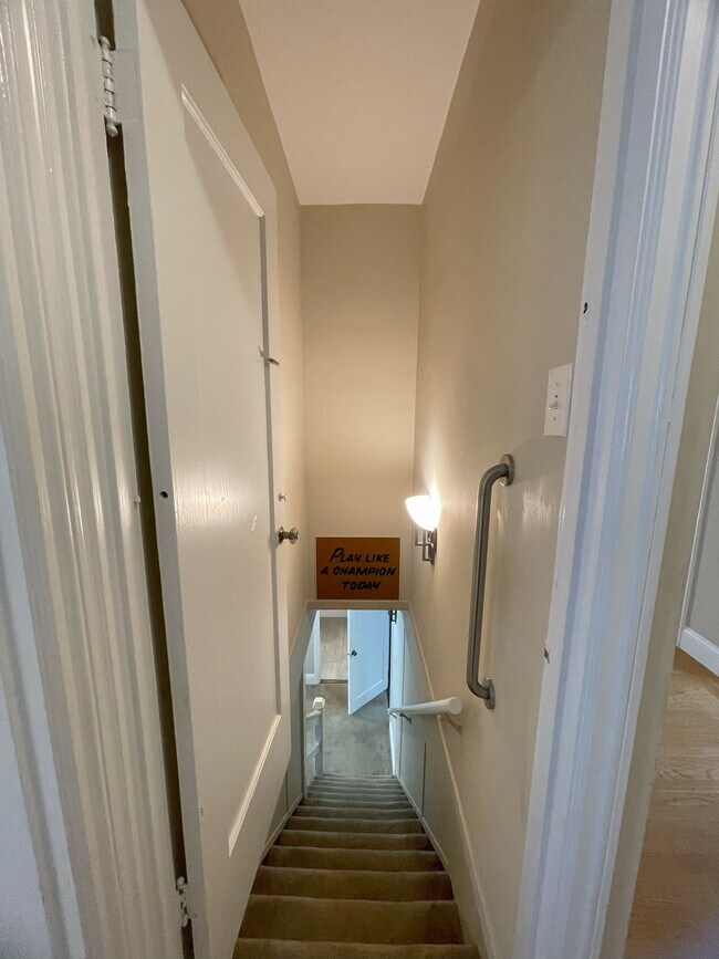 Building Photo - 2717 34th Ave