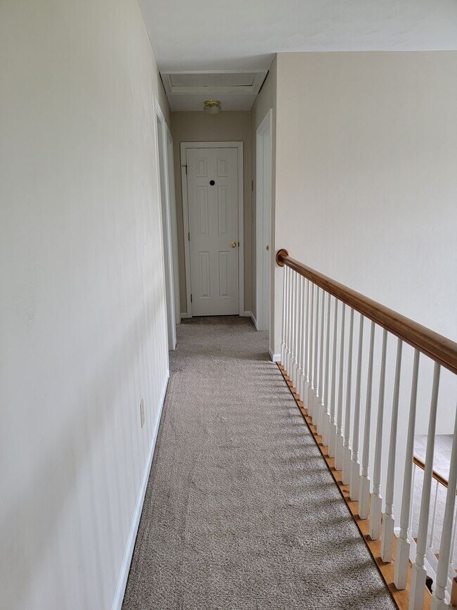 Building Photo - 1110 Carriage Ct