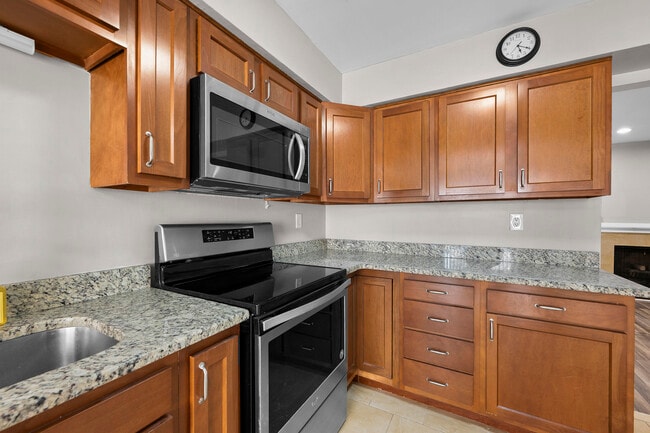 Building Photo - 5353 Wright Way S
