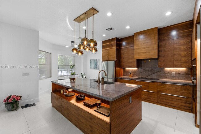 Building Photo - 3870 E Hibiscus St