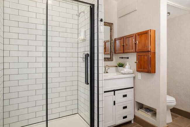 Building Photo - 101 Algoma Blvd