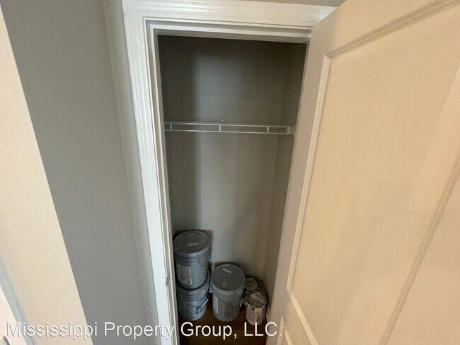 Building Photo - 3 br, 3 bath House - 222 Town Center Drive