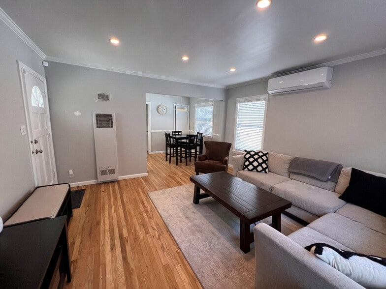 Dining room from Living Room - 12713 Venice Blvd