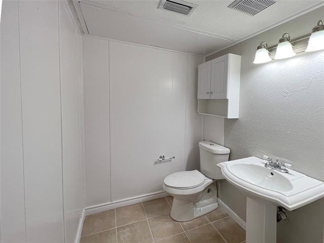 Building Photo - 2110 Via Corona