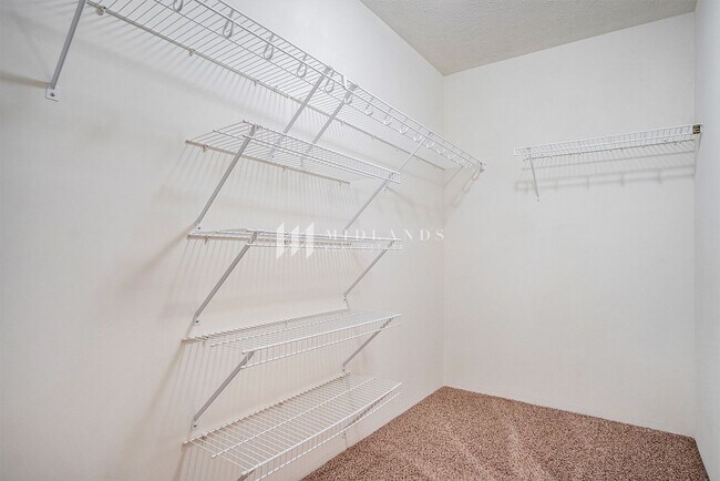 Building Photo - Ranch Townhome in Shadow View
