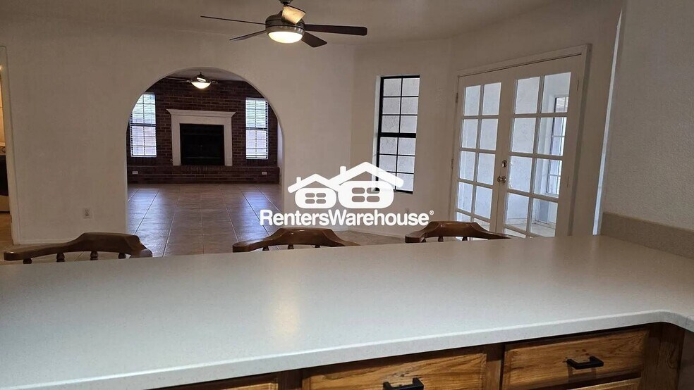 Building Photo - 8181 N Brookshire Ct