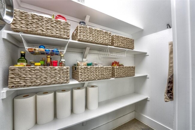 Building Photo - 6505 Porter St