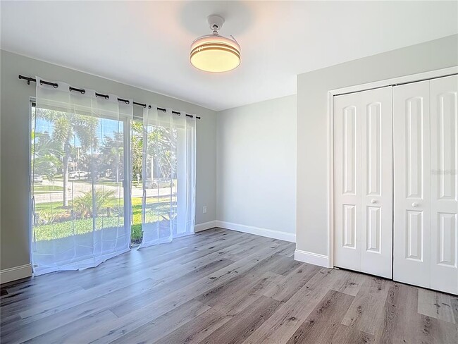 Building Photo - 620 N Barfield Dr