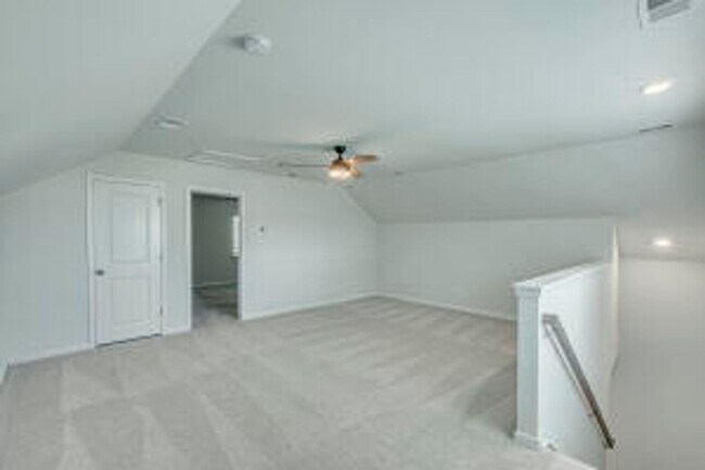 Building Photo - Available March 10th. Beautiful 6 BR/4.5 BA Home in Tanner Plantation!