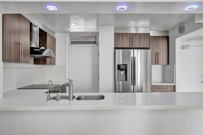 Building Photo - 6450 Collins Ave