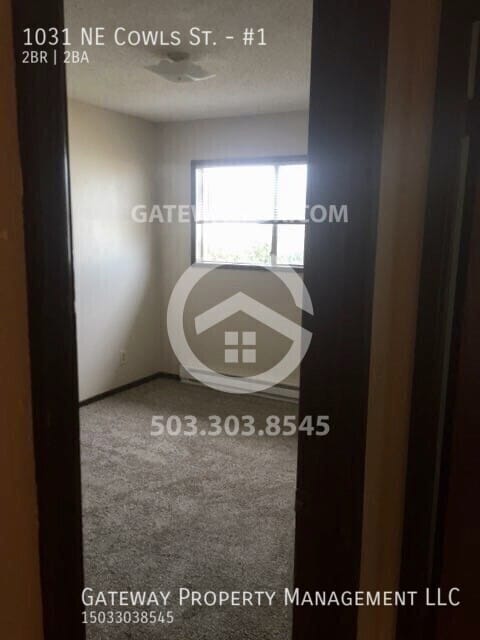 Building Photo - 1031 NE Cowls St