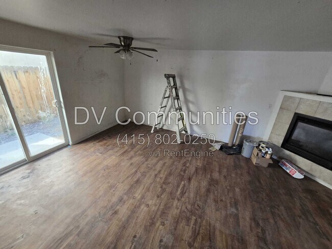 Building Photo - 2822 SW Juniper Ave