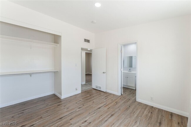 Building Photo - 2629 Hickey Ave
