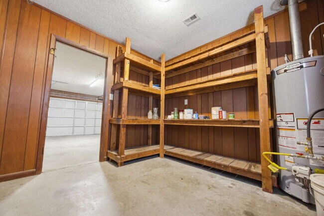 Building Photo - "Charming 4-Bedroom Shalimar Retreat- Power Included With Rent!"