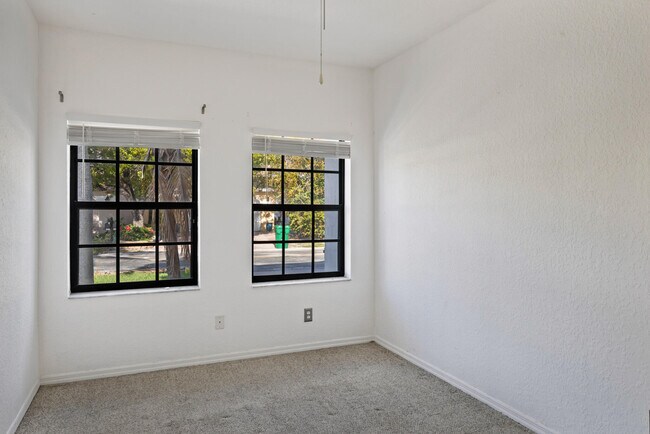 Building Photo - 3471 NW 112th Ave